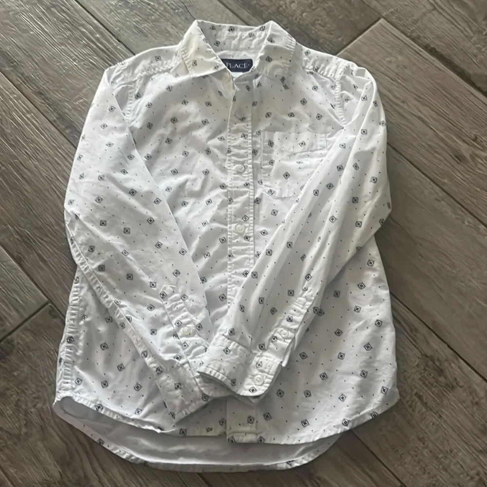EUC bundle of 2 The Children’s Place button downs, sz 7/8